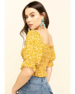 Loveriche Women's Floral Print Smocked Crop Top 9 Loveriche Women's Floral Print Smocked Crop Top -Ladies Western Cowboy 2000327370 702 P2