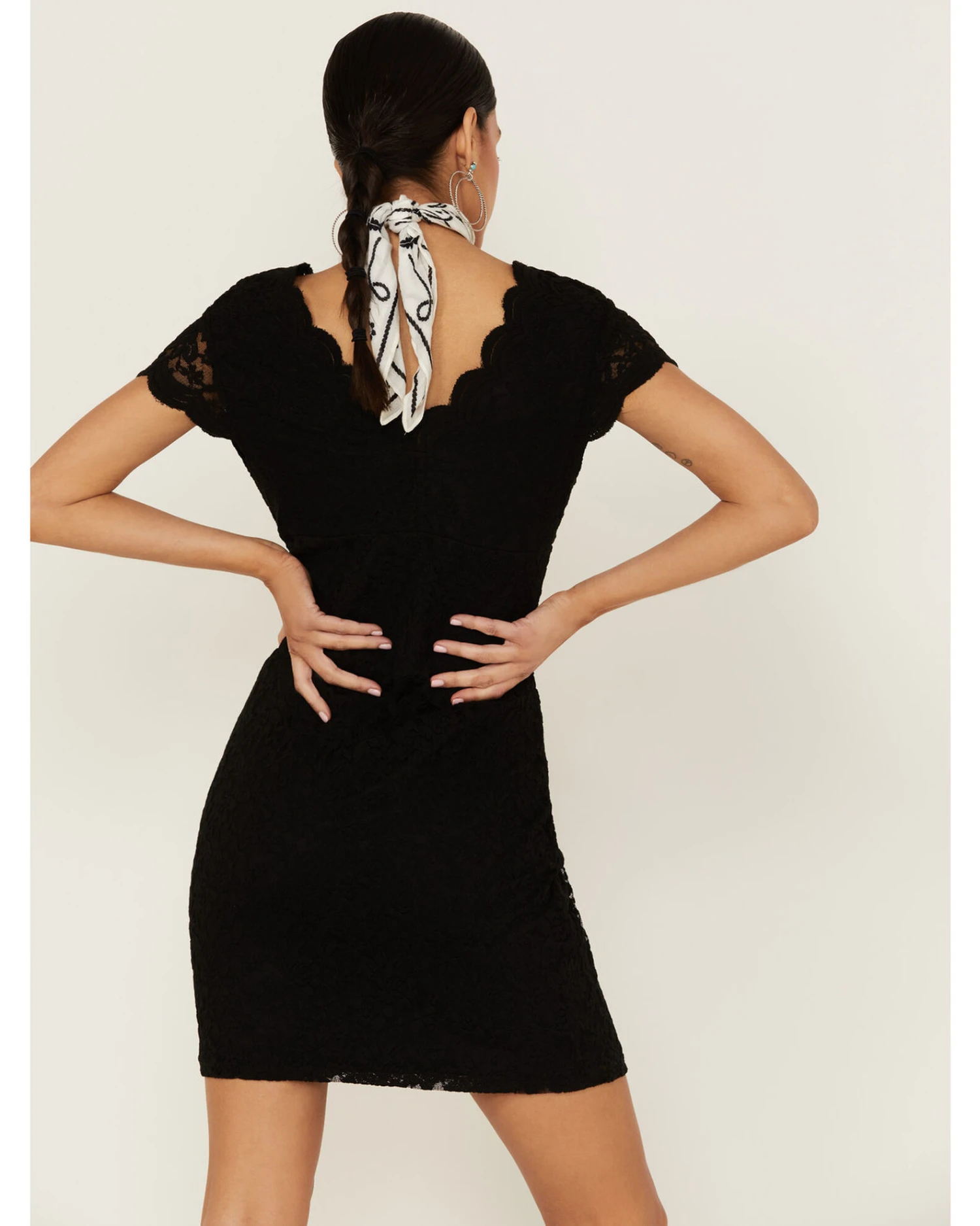 Panhandle Women's Scalloped Lace Bodycon Dress 5 Panhandle Women's Scalloped Lace Bodycon Dress - Image 3