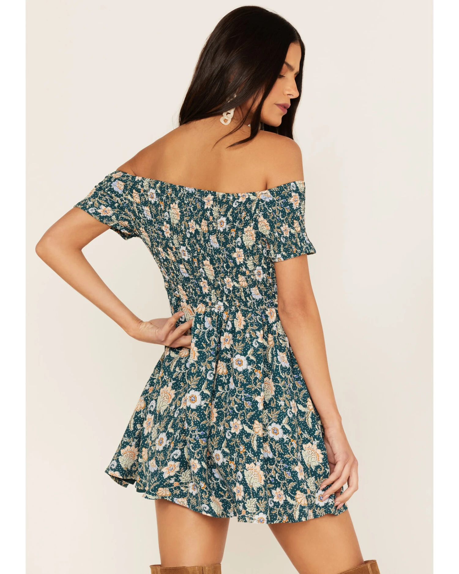 Shyanne Women's Floral Print Smocked Off Shoulder Dress 6 Shyanne Women's Floral Print Smocked Off Shoulder Dress - Image 4