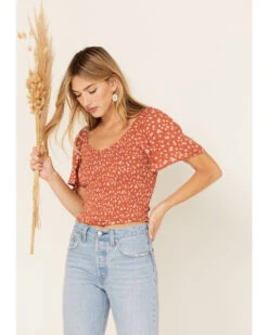 Beyond The Radar Women's Floral Print SmockedĀ Top